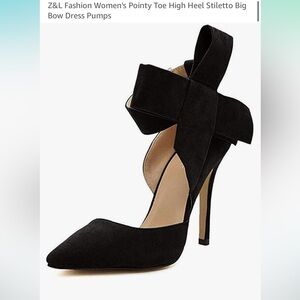 BLACK BOW HEELS- size 6